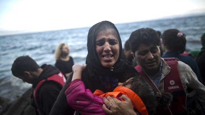Los refugiados encaran nuevos riesgos en las fronteras de Europa