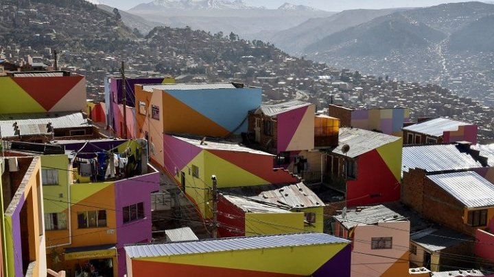 When digital infrastructure and digital literacy do not go hand in hand: Bolivia's digital divide