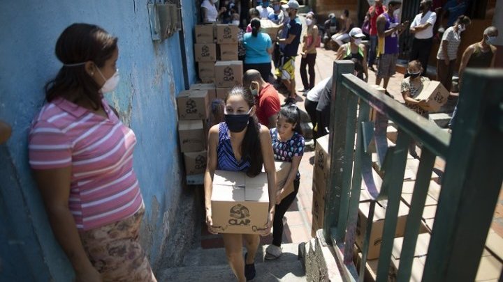 Sans les envois de fonds de leurs proches à l'étranger, les familles d'Amérique latine risquent de perdre un indispensable soutien