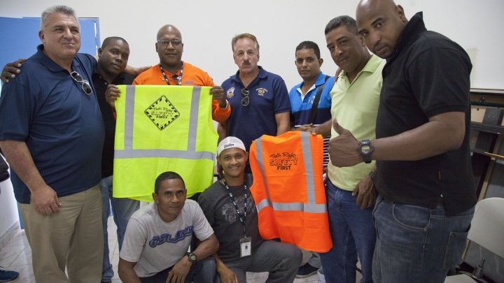 Pour augmenter leurs salaires au Panama, les dockers rejoignent un syndicat américain