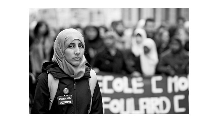 Au-delà de la politique du hijab