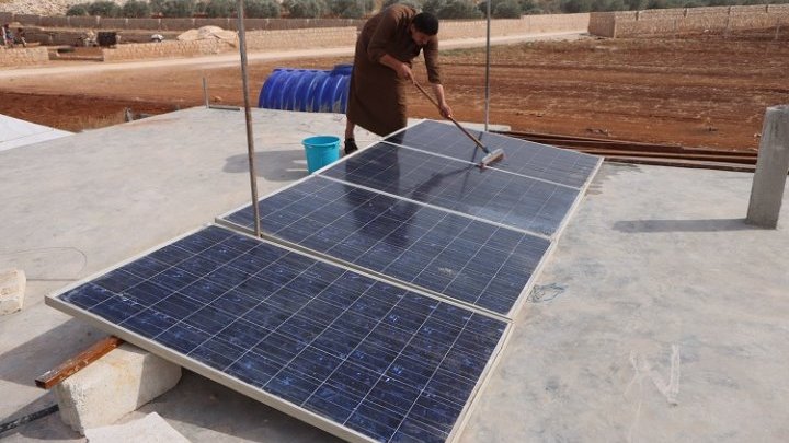 La energía solar mejora la vida de millones de refugiados