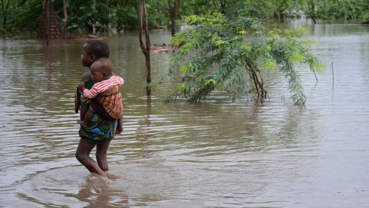 More than 100,000 displaced in Malawi floods