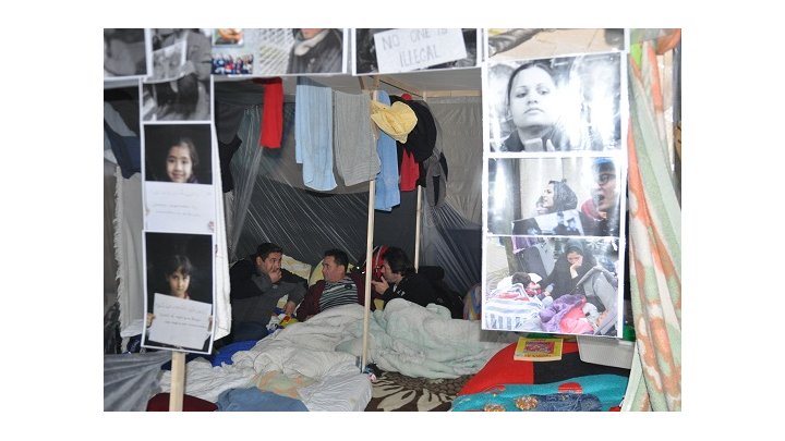 Cientos de afganos continúan solicitando refugio en una iglesia de Bruselas