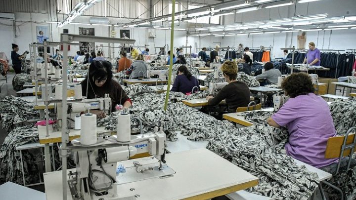 En Macédoine du Nord, face à l'impunité des employeurs et la violation de leurs droits des ouvrières du textile se mobilisent 