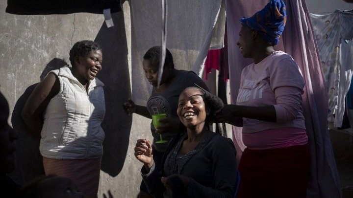 Le Zimbabwe met en place une politique nationale pour protéger les travailleurs migrants 