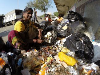 De la pobreza a la riqueza sindical en India