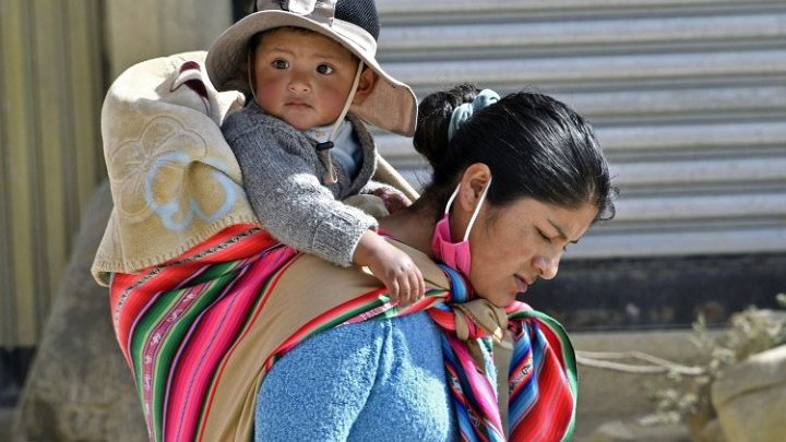 Working mothers in Bolivia: when motherhood collides with care work policies