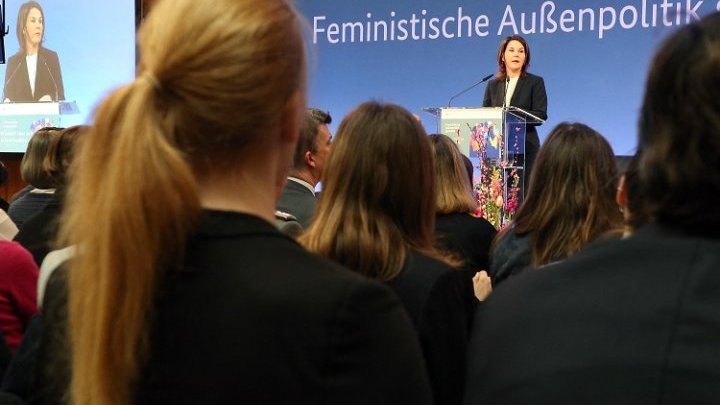 ¿Puede la diplomacia feminista constituir una respuesta eficaz a las crisis?