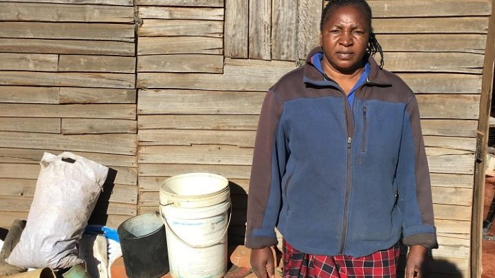 « Que dois-je faire ? Rester à la maison et mourir de faim ? » – quand les travailleurs du Zimbabwe se font voler leur salaire