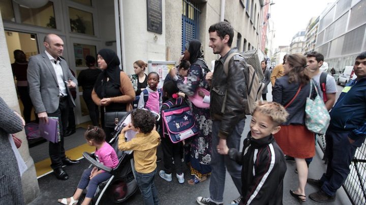 Niños gitanos privados del derecho a la educación en Francia
