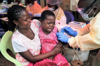 Desconfianza y malas condiciones laborales: así lucha contra el Ébola el personal sanitario congoleño