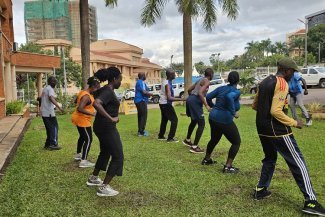 La campagne pour inciter les travailleurs du secteur public à faire de l'exercice va-t-elle ralentir la progression des maladies non transmissibles en Ouganda ?