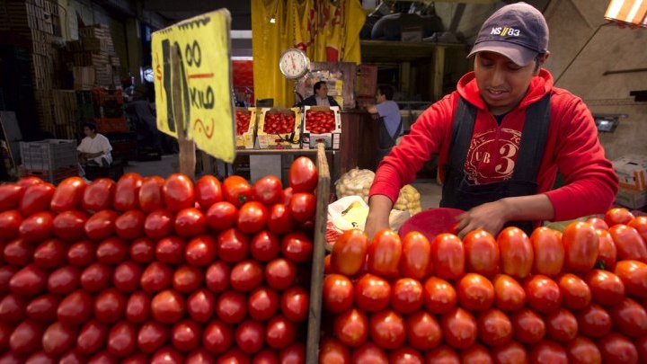 Mexico minimum wage debate highlights deepening inequality