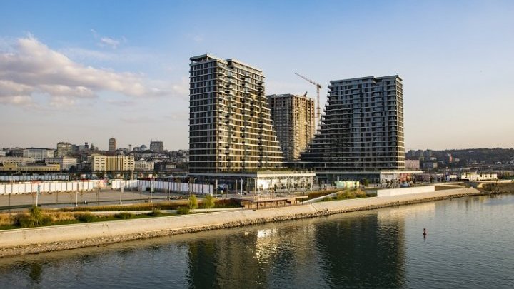 Accidentes mortales, demoliciones ilegales, acusaciones de corrupción: la otra fachada del megaproyecto 'Belgrade Waterfront'