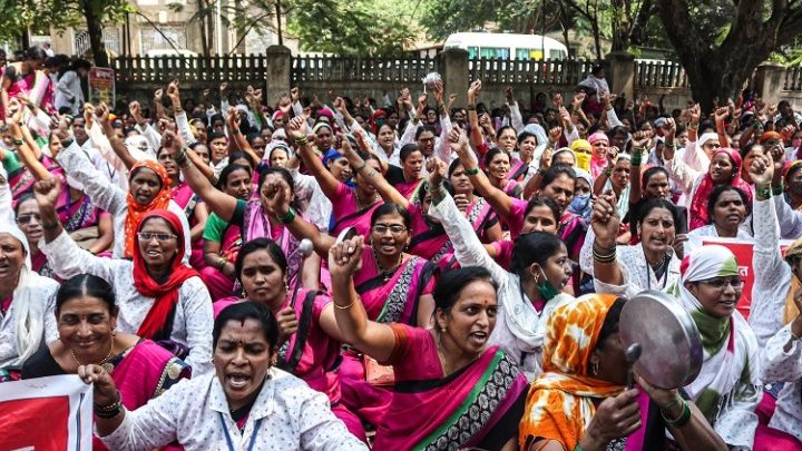 En India, trabajadoras de la salud comunitaria intentan hacer frente al cambio climático y la menopausia