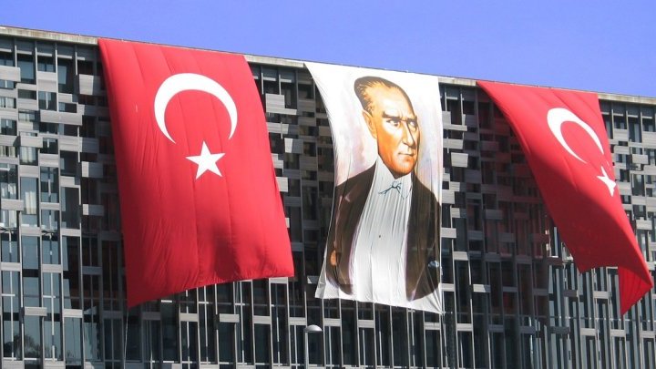 L'avenir politique de la Turquie à la croisée des chemins