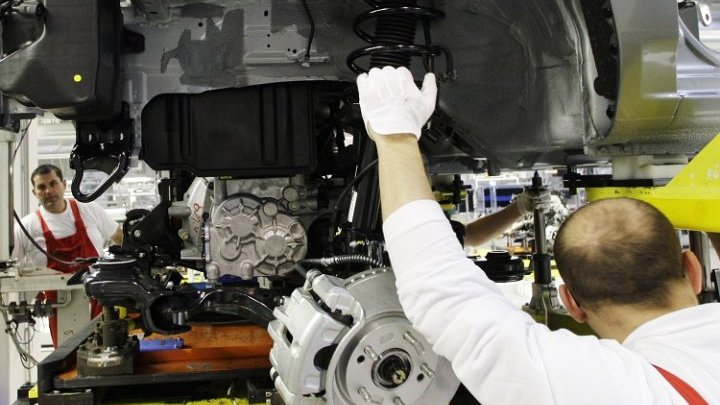 En Slovaquie, les travailleurs de l'automobile ne veulent plus être « les esclaves des entreprises occidentales »