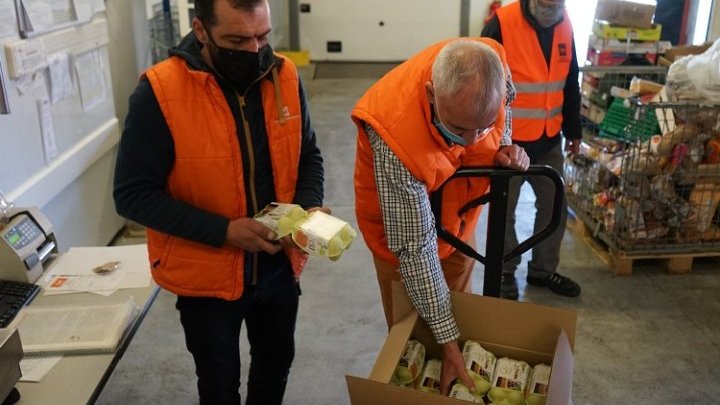 “Poor people have a right to eat well”: towards quality, locally grown food aid in France