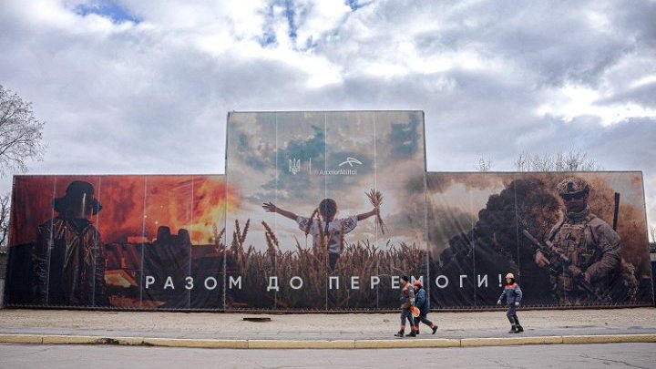Comment la guerre en Ukraine a bouleversé le monde syndical et la vie des travailleurs