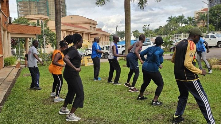 La campagne pour inciter les travailleurs du secteur public à faire de l'exercice va-t-elle ralentir la progression des maladies non transmissibles en Ouganda ?