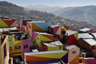 When digital infrastructure and digital literacy do not go hand in hand: Bolivia's digital divide