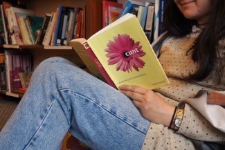 Cuando leer es un acto radical. La biblioteca de Ereván en la que feministas y comunidad LGBTI encuentran refugio
