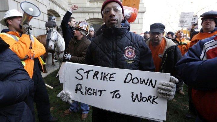 La derecha estadounidense ataca a los sindicatos de trabajadores/as del gobierno
