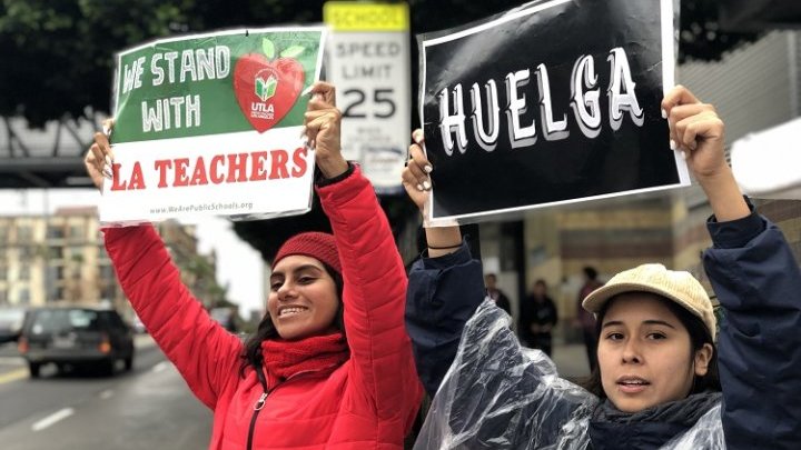 Teachers in the United States rally against school privatisation
