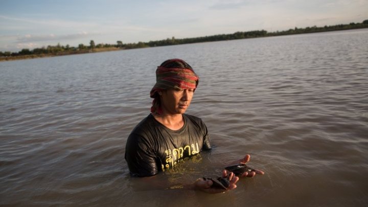 Los pueblos tailandeses a orillas del río Mun luchan por sobrevivir cercados por las presas