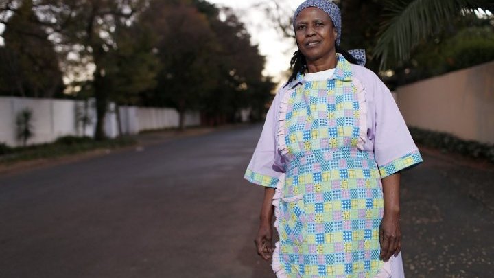 Les travailleurs domestiques en Afrique du Sud accèdent au salaire minimum légal…