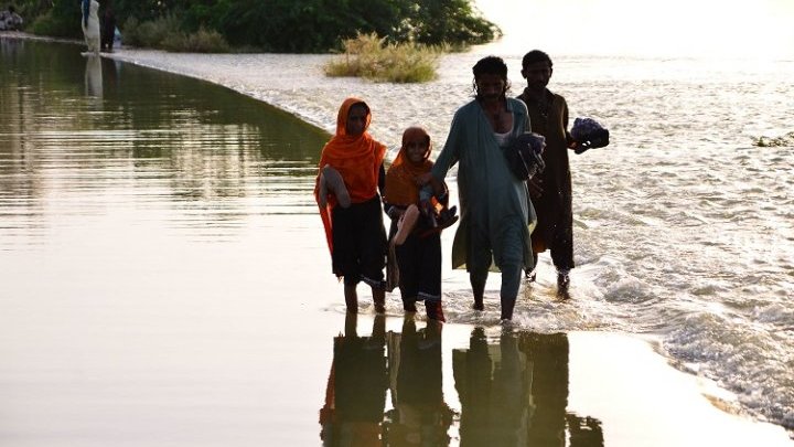 Après les inondations catastrophiques, le Pakistan réclame des « réparations climatiques »
