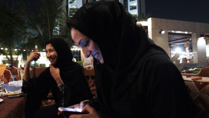 La lenta pero imparable transformación social en Irán y Arabia Saudí