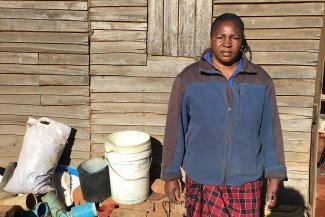 El robo de salarios deja a los trabajadores de Zimbabue ante un dilema imposible