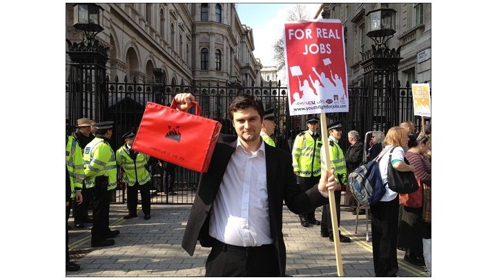 Young workers must lead the fight against zero-hour contracts