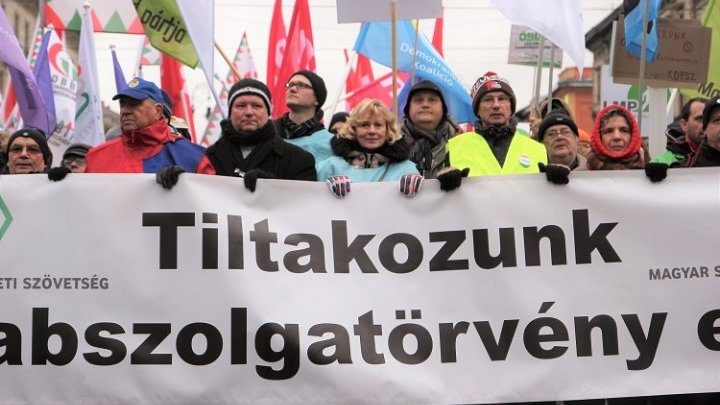 Protesta social en Hungría por la desregulación de las horas extraordinarias