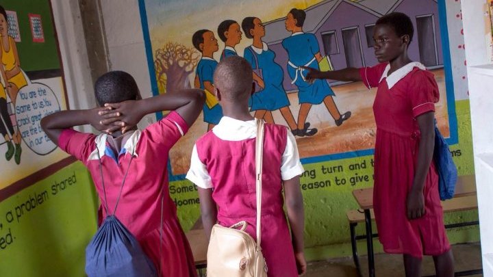 Malawi : trop jeunes pour se marier, trop pauvres pour aller à l'école