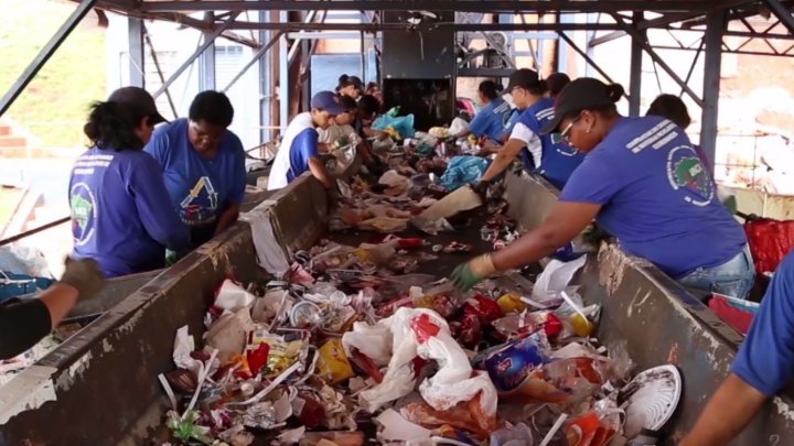 Les ramasseurs de déchets du Brésil s'unissent 