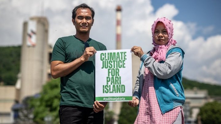 En Indonesia, un poblado insular amenazado por la sumersión exige justicia