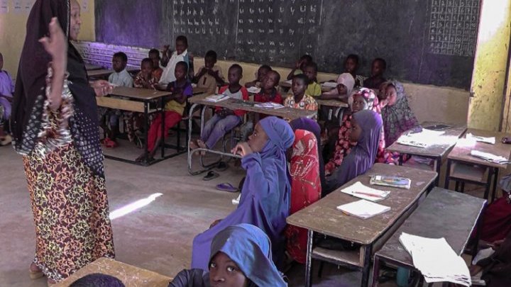 El reto de acabar con la contractualización para garantizar un trabajo decente para los profesores en Níger