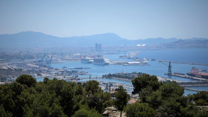 Nuages noirs sur la Méditerranée, la pollution du trafic maritime en question