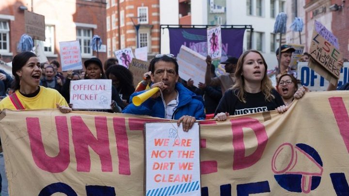 Migrantes en precario en el sector de la limpieza lideran la lucha contra la subcontratación en universidades londinenses