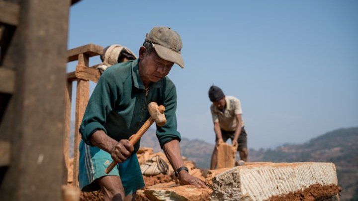 ¿Puede levantar Nepal una economía sostenible e inclusiva, pensando en sus trabajadores?